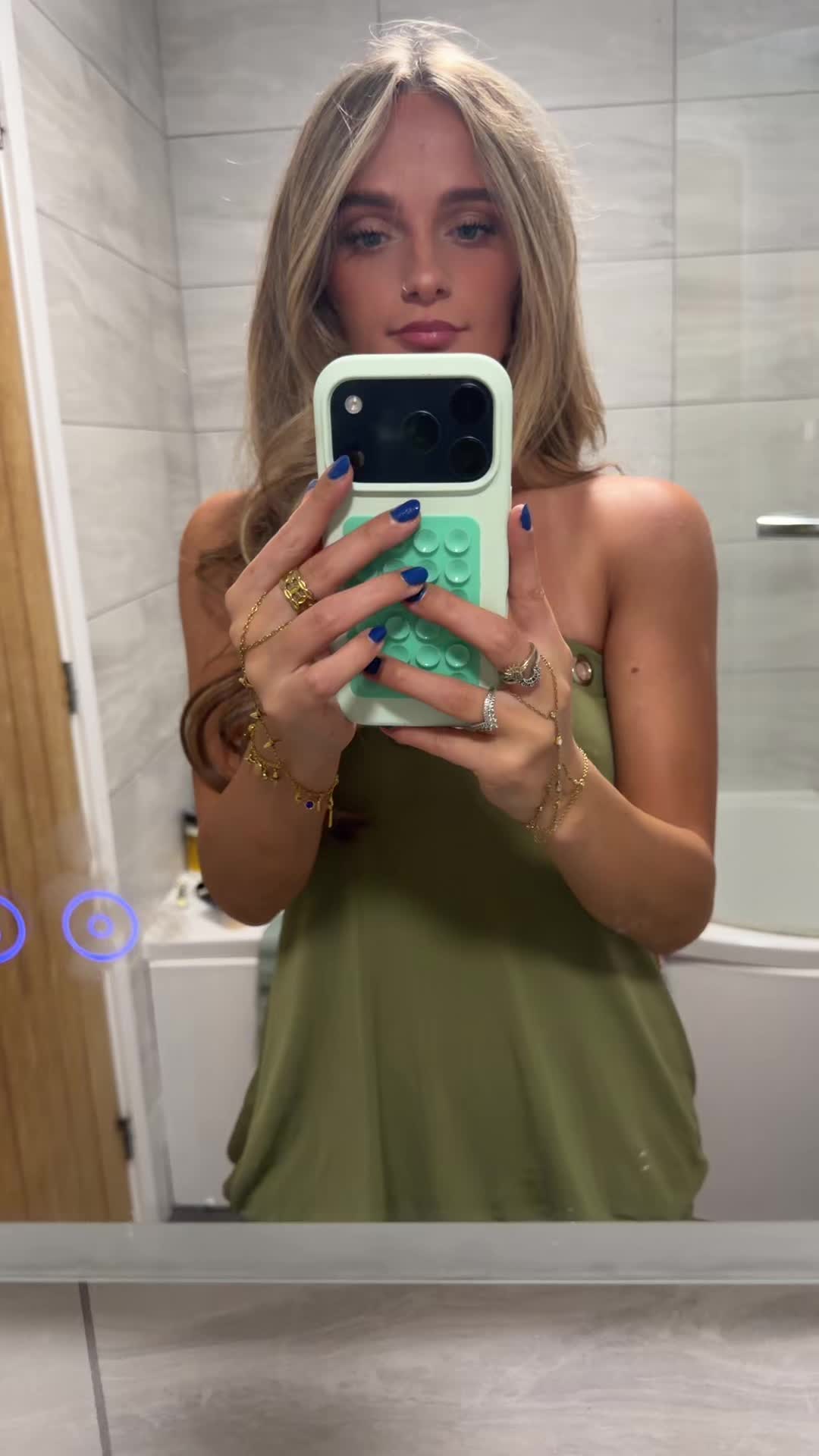 @abi.e