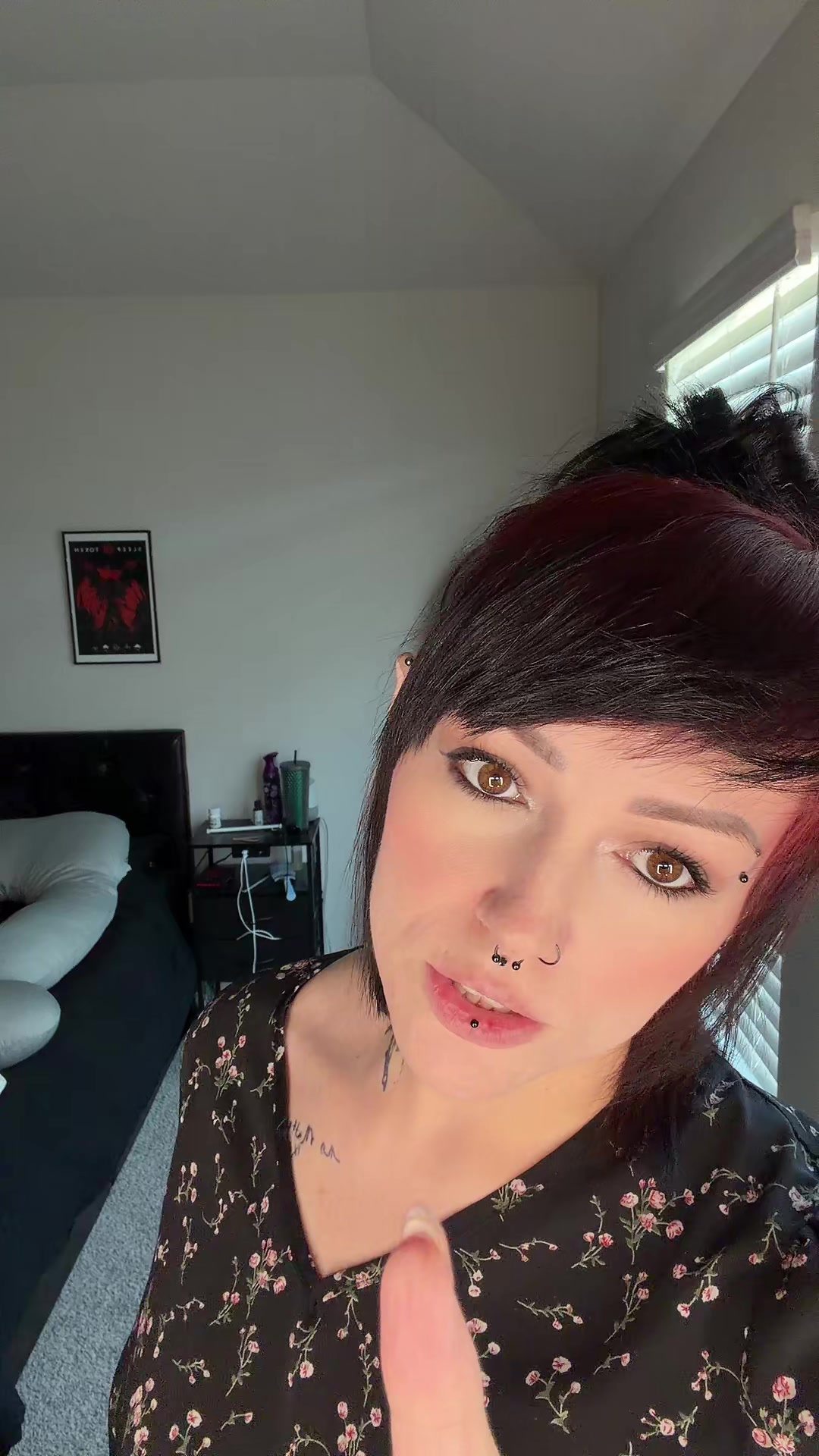 @cursedcarissa