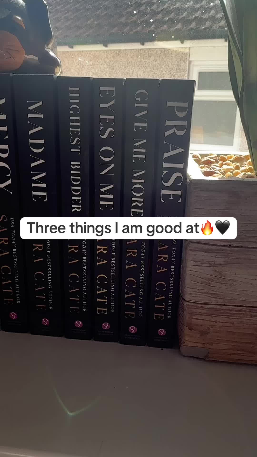 @LOZ READS📚🖤