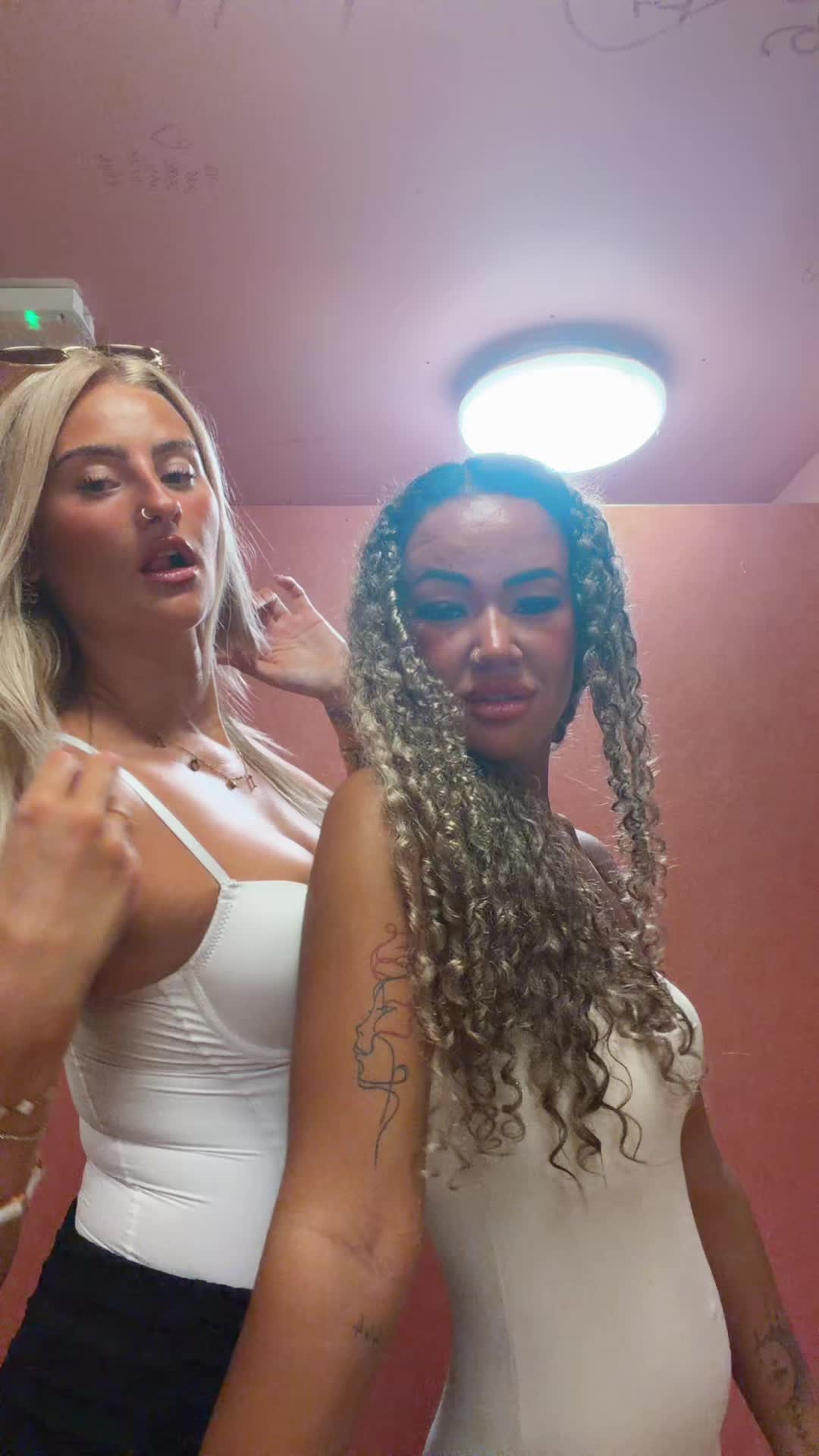 @Heidi⚡️