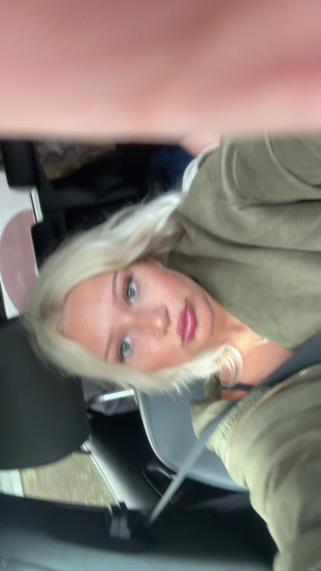 @poppysmithson