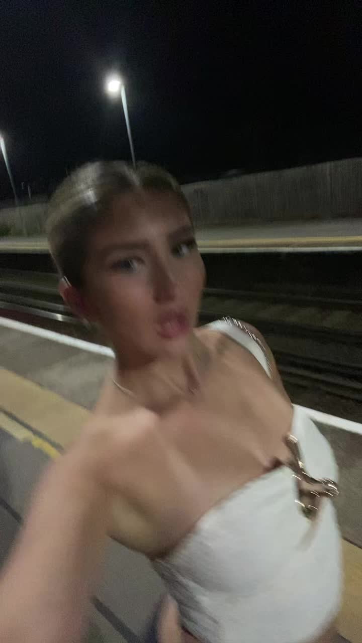 @😚