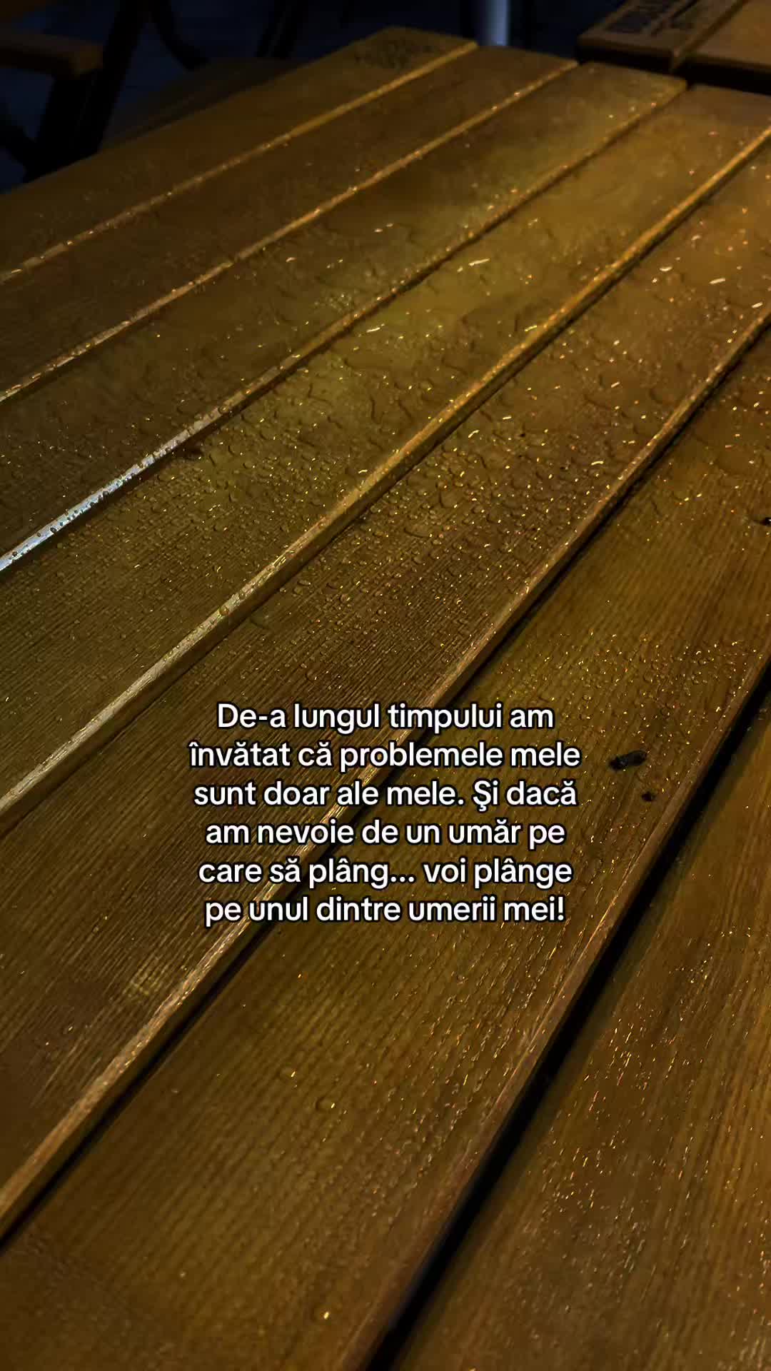 @•••