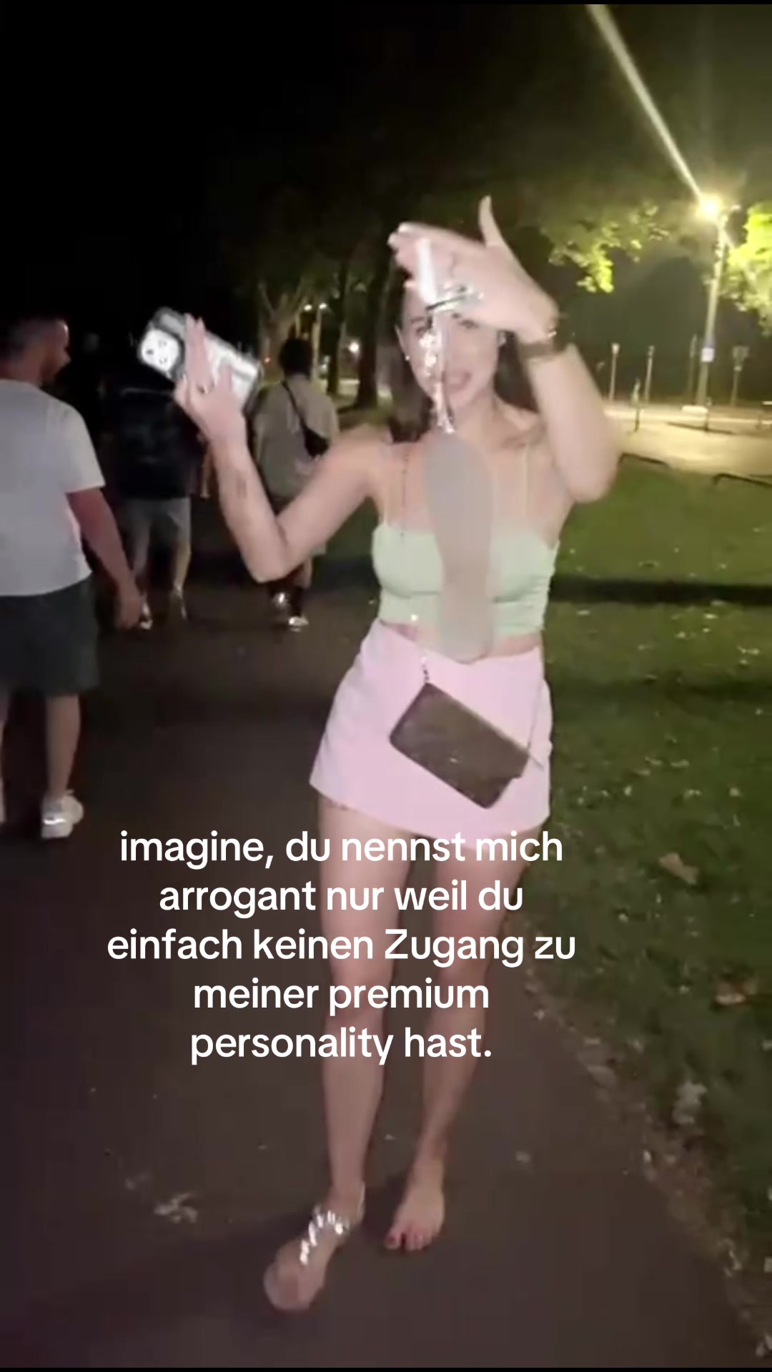@Leonie