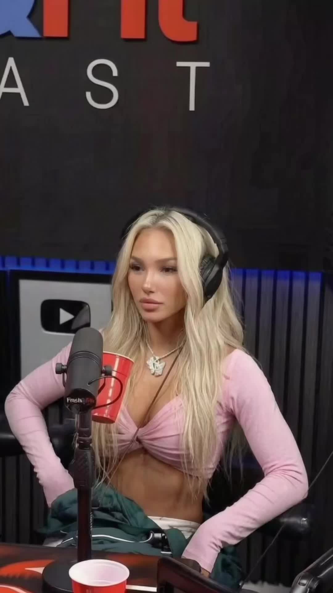 @Yana Voss 🦋