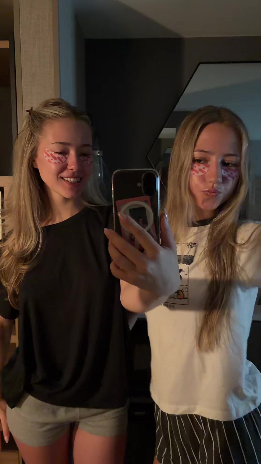 @𝒮