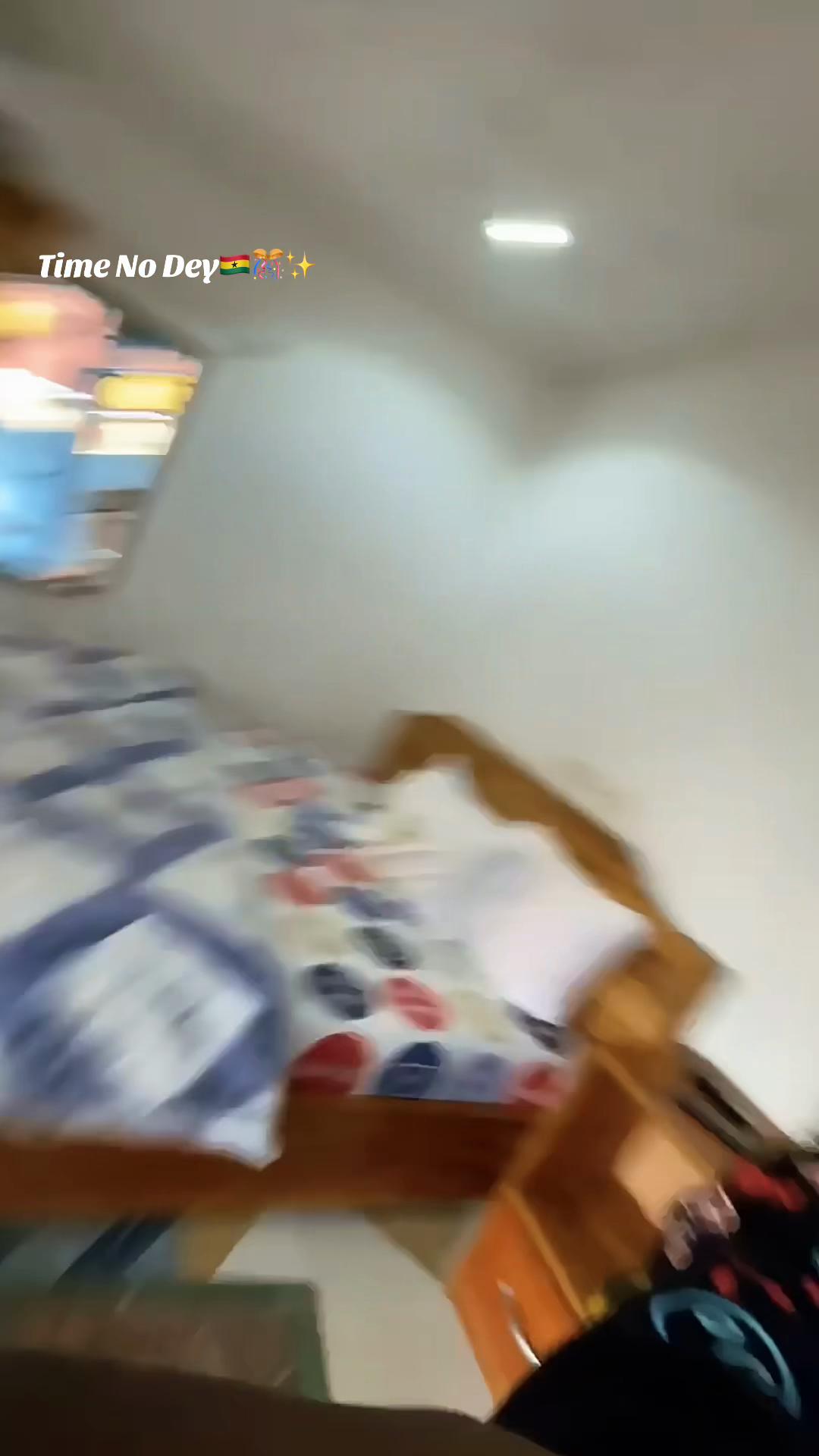 @๐ข๐๐ ๐๐ ๐๐ค๐ข๐๐๐ฌ๐ญ