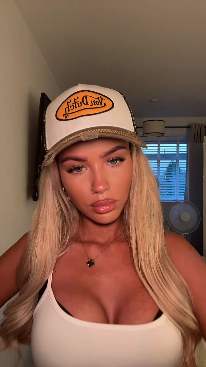 @elliesouthgate1