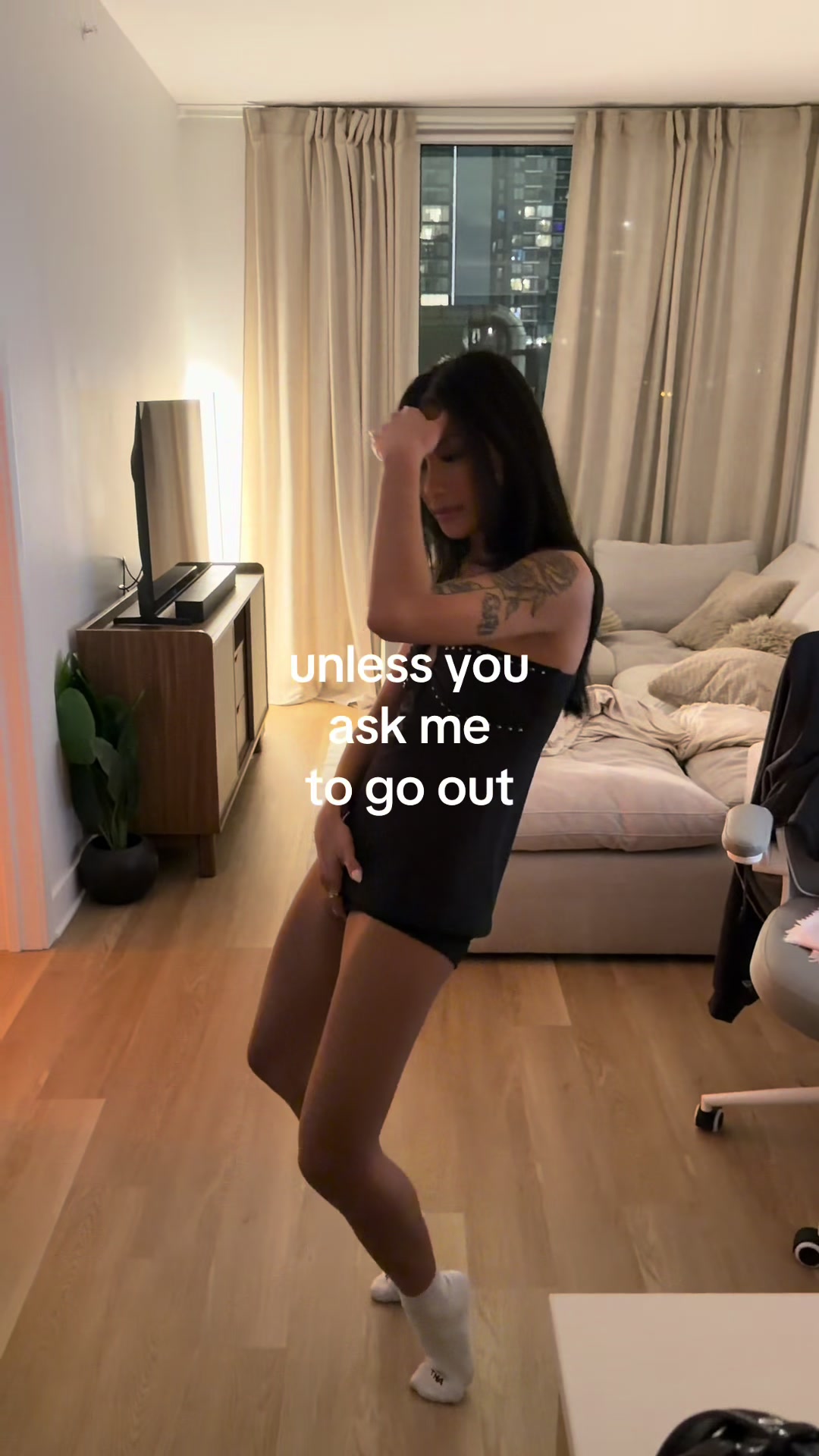 @adriennelouis