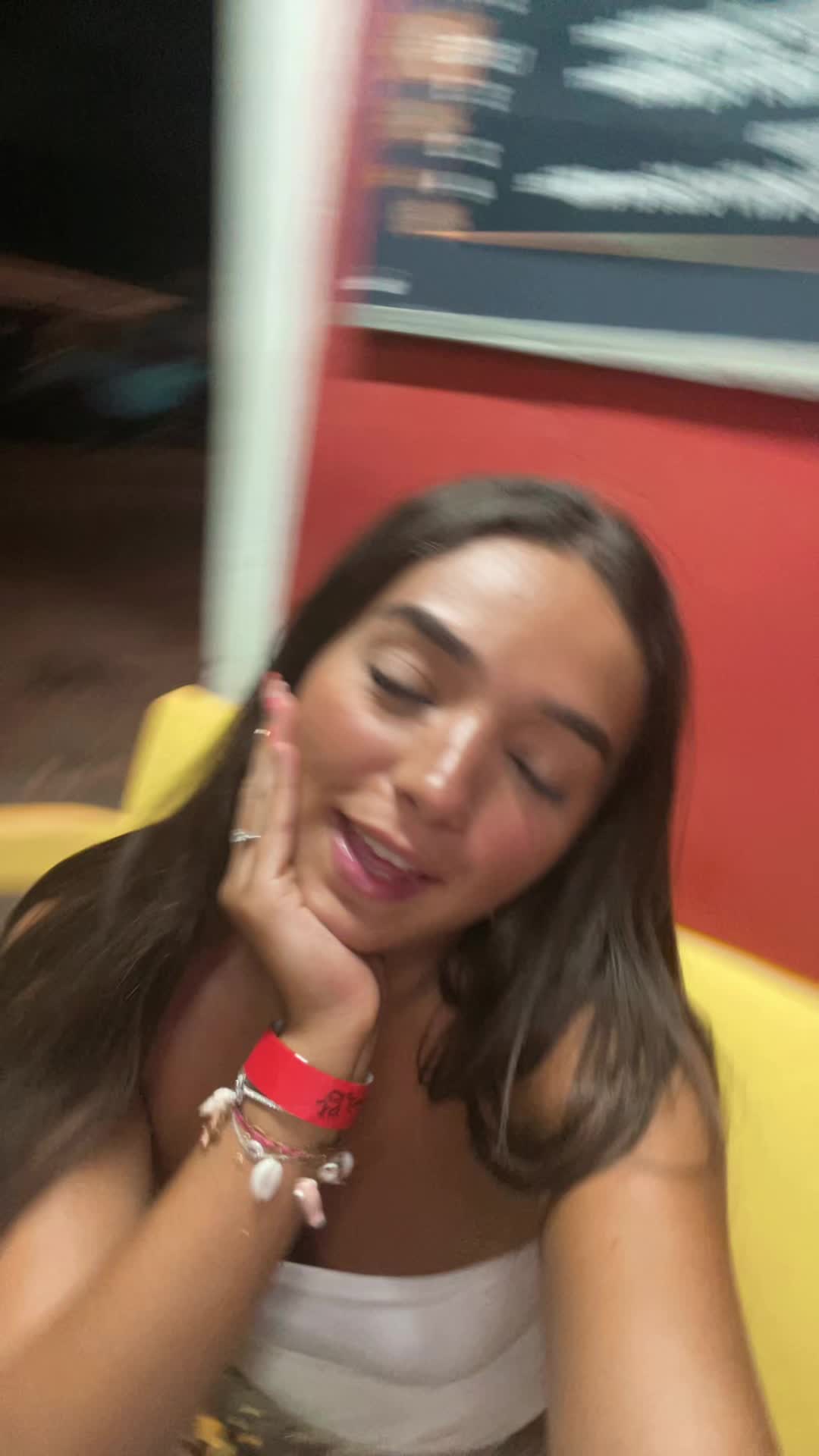 @Ana 🦋🪬