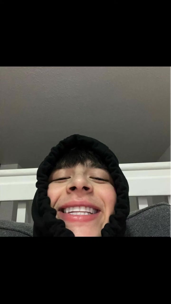 @𝒎𝒂𝒙𝒊𝒎𝒊𝒍𝒊𝒂𝒏𝒐🥷🏻