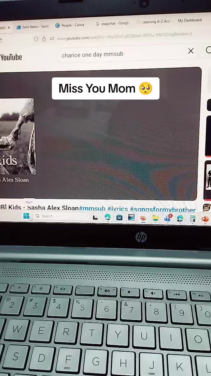 @Moonâđ¤â