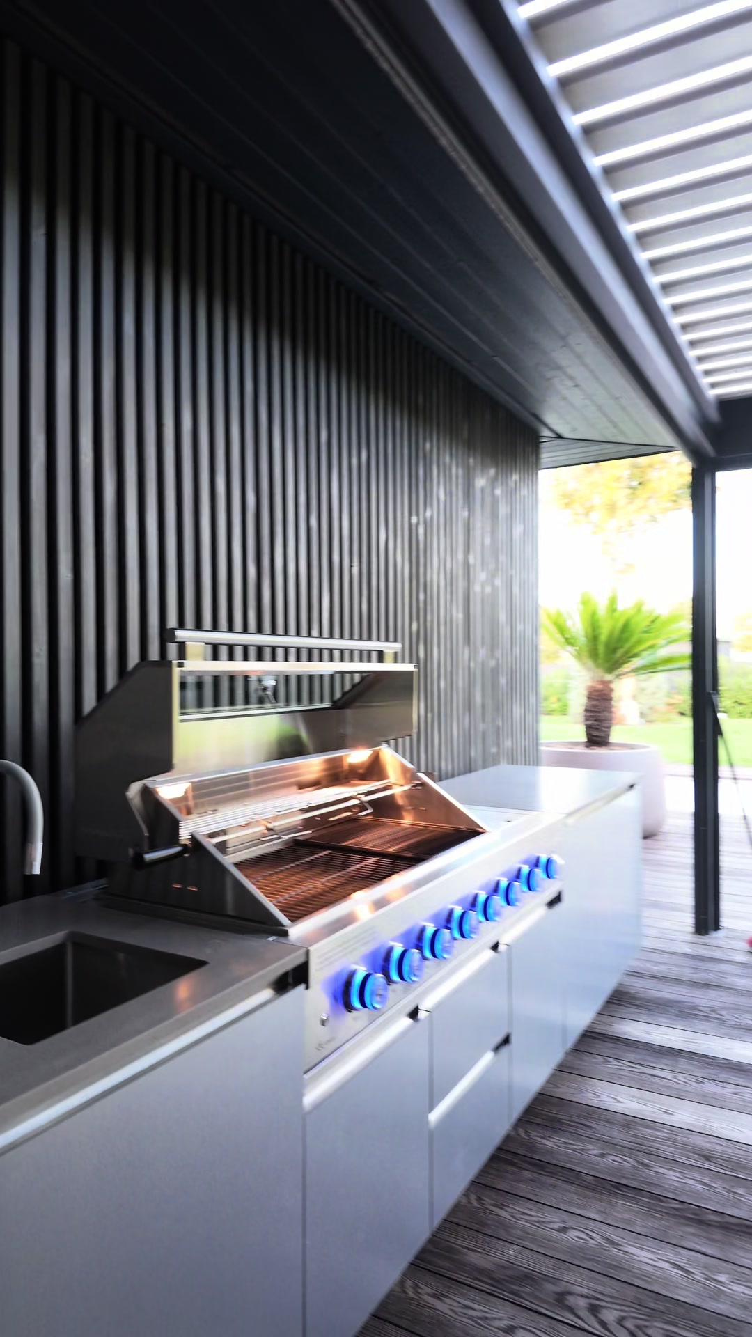 @Grilluxe Outdoor Kitchens