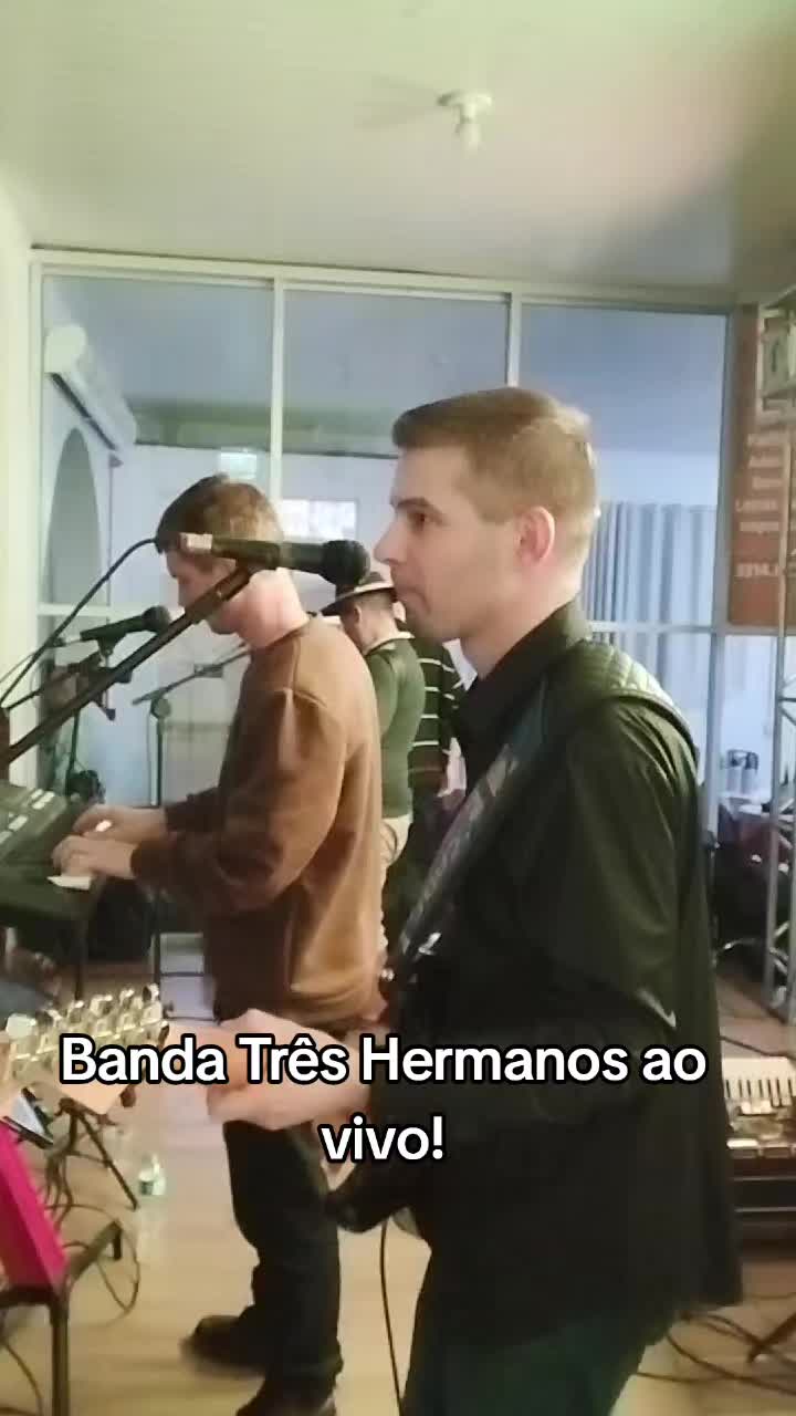 @Três Hermanos