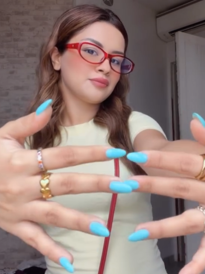 @Avneet Kaur 🔵