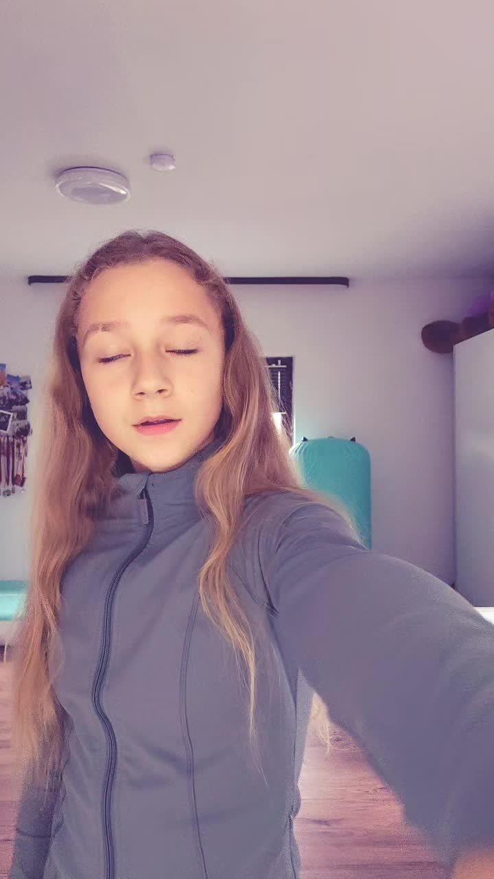 @zoeyzo