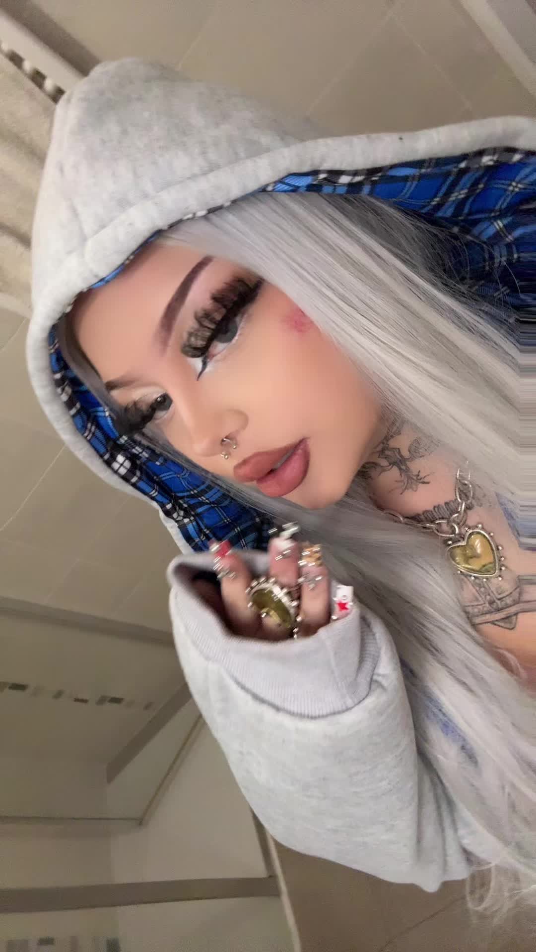@Лиза