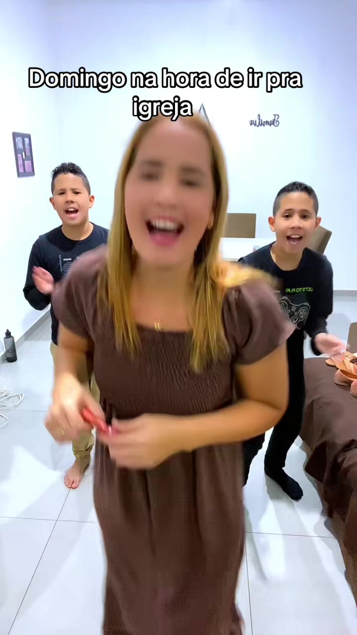@Tia.dani.e.os.gemeos