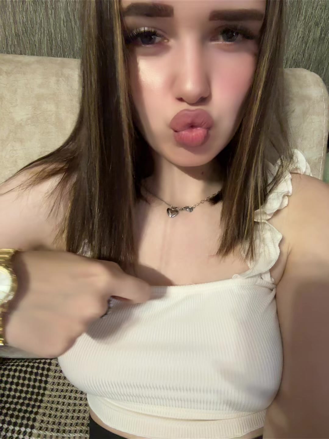@👅