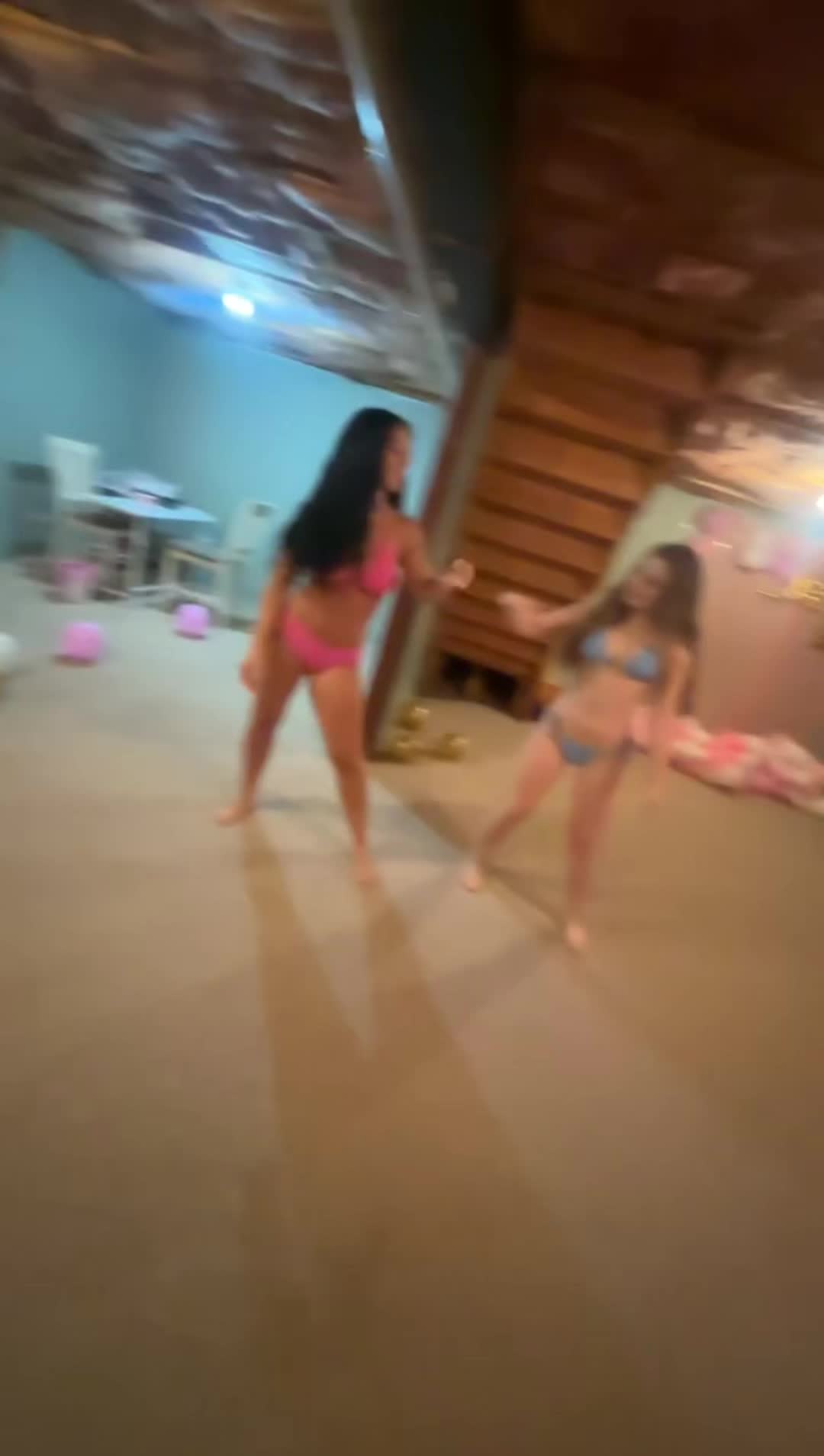 @Mia