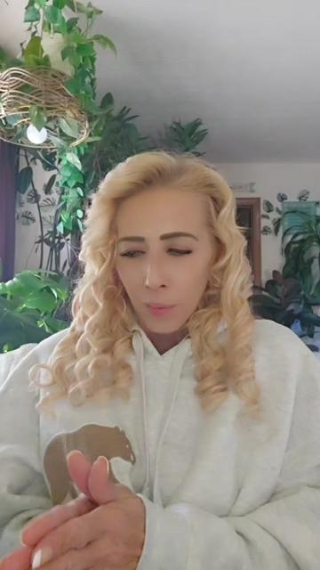 @Jewelzz