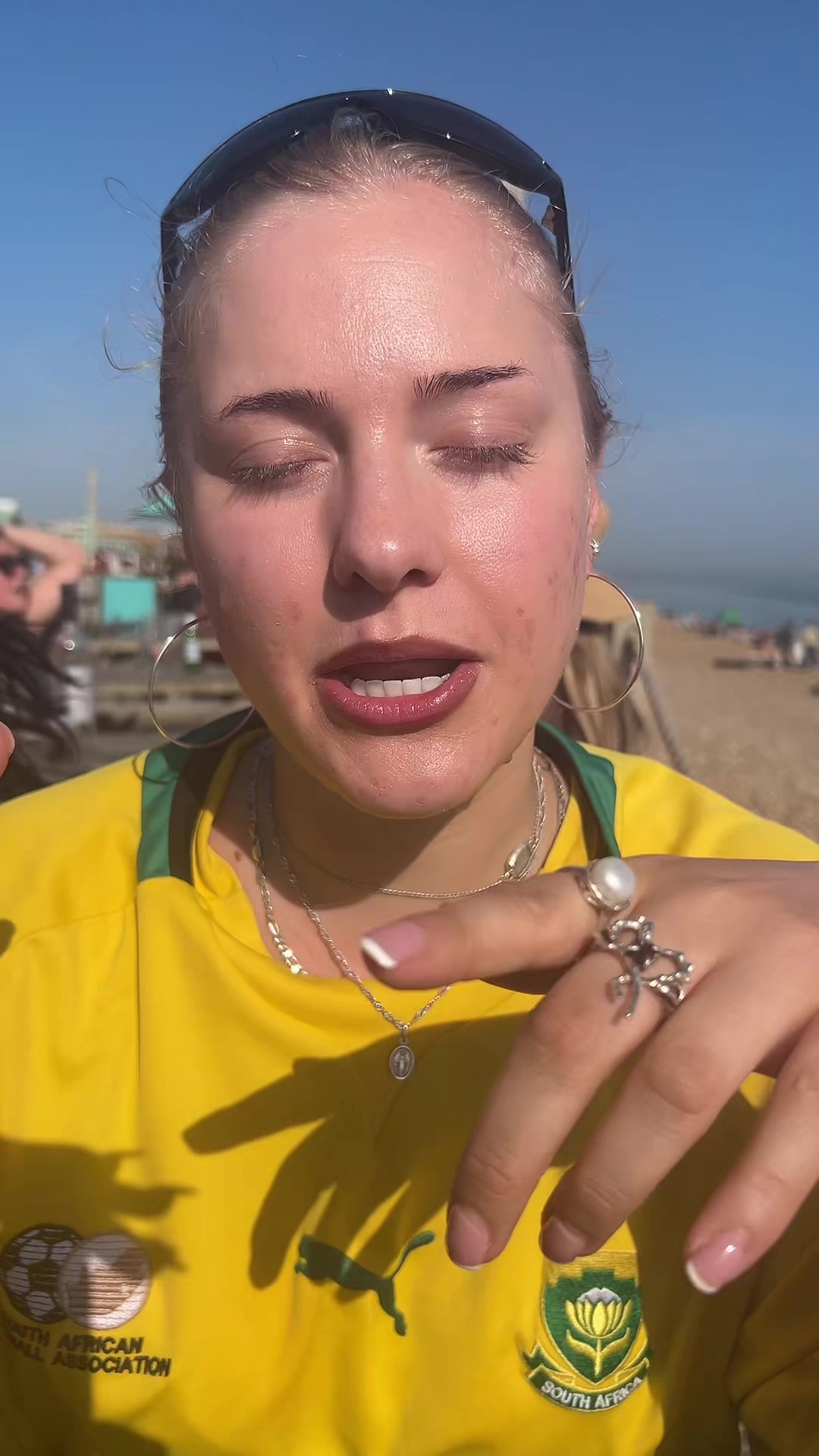 @Ella