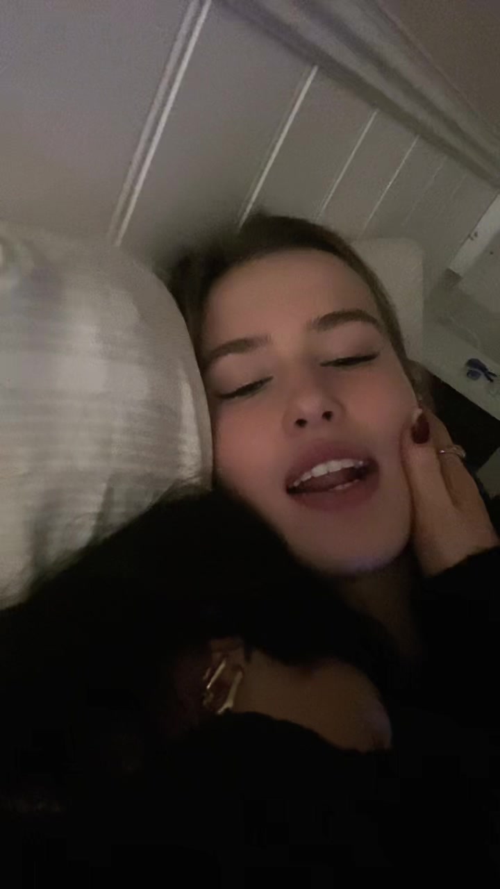 @Aimée <33