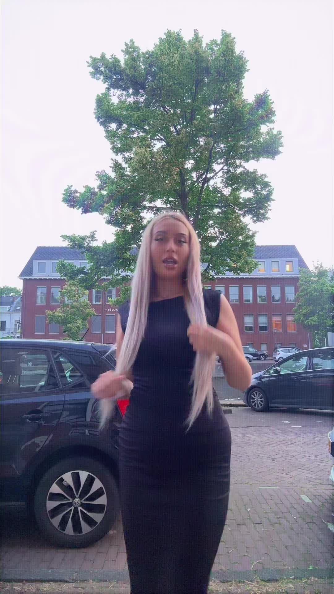 @C💫