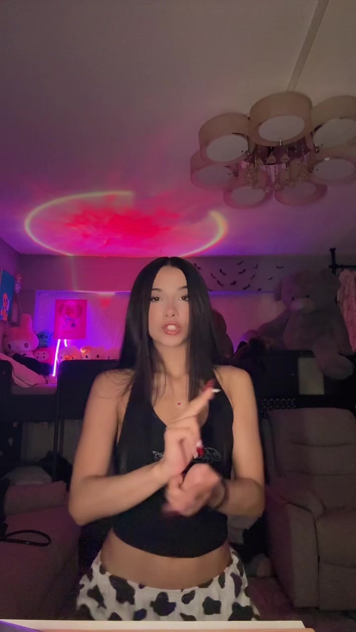@𖤐