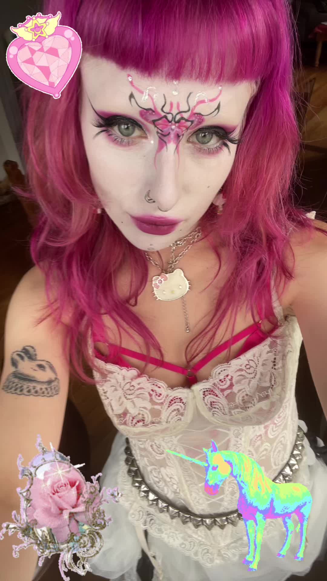 @weirdlywelldressed