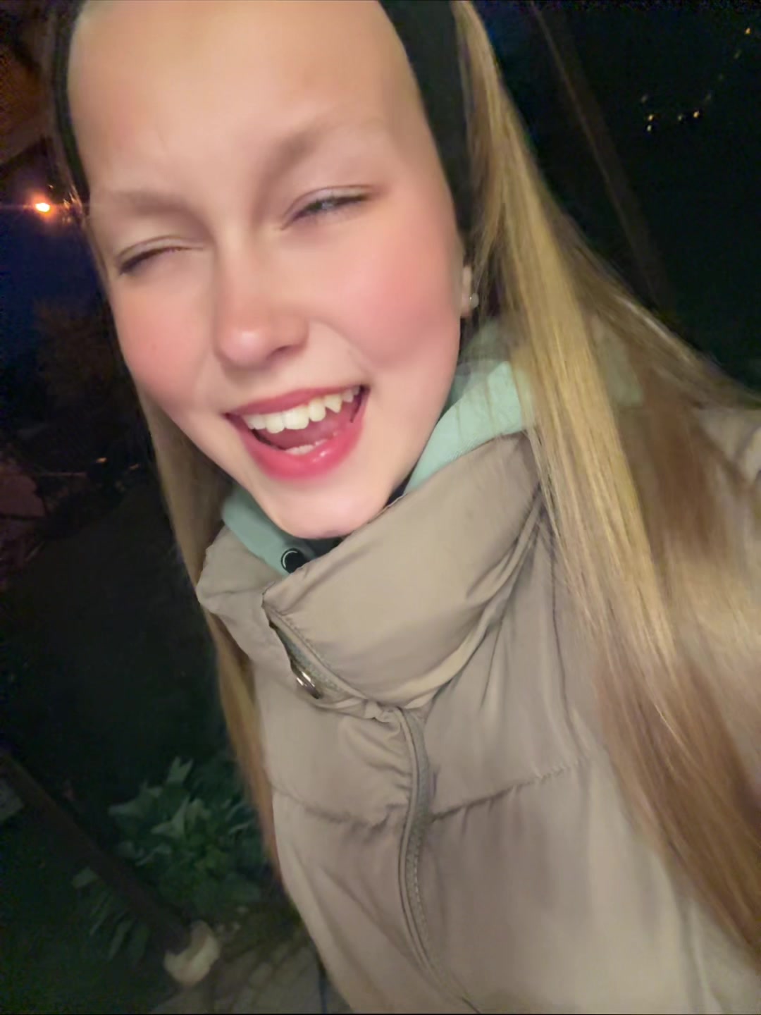 @MAX:Ваша Маша🍍
