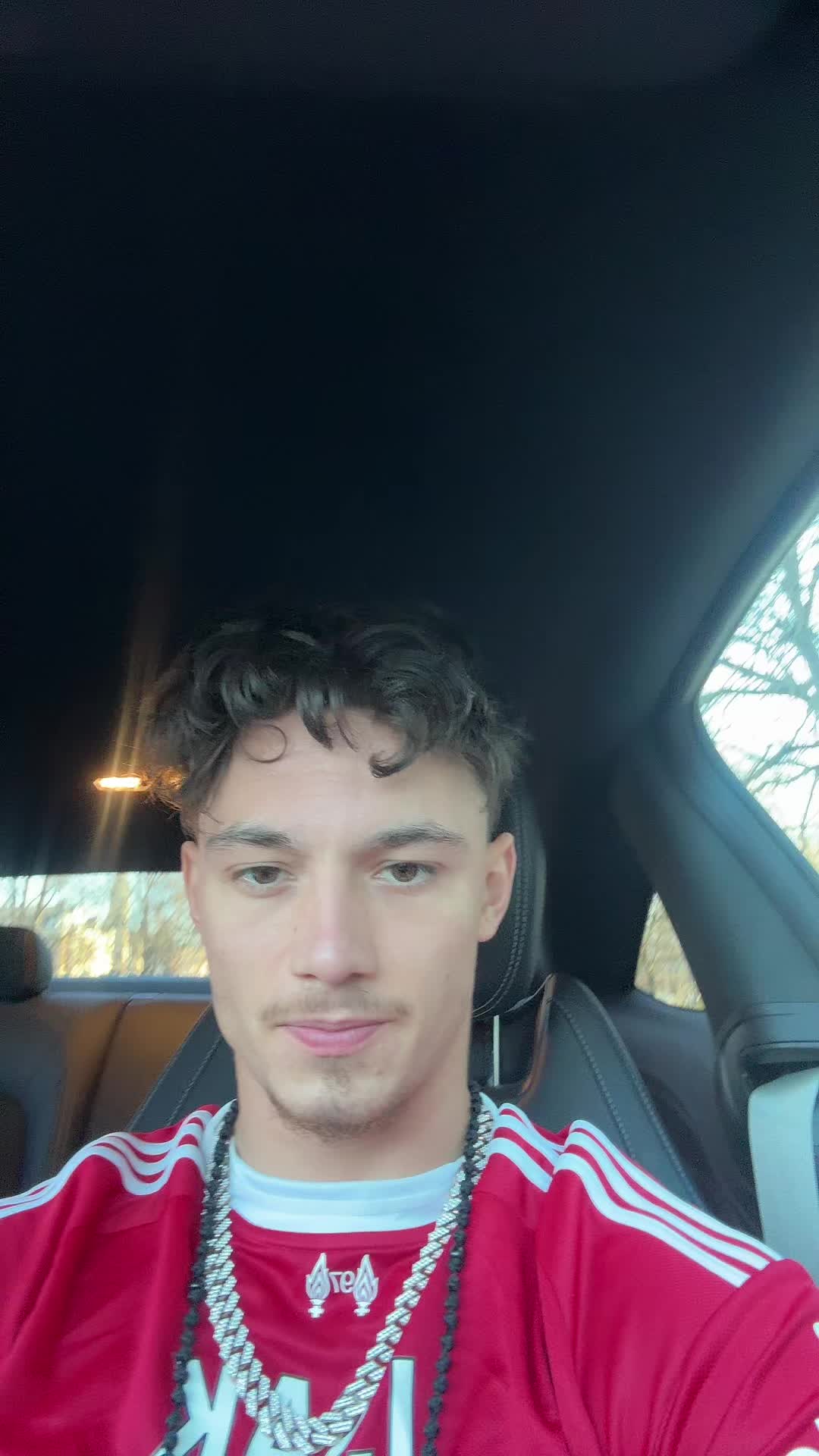 @Greekazo