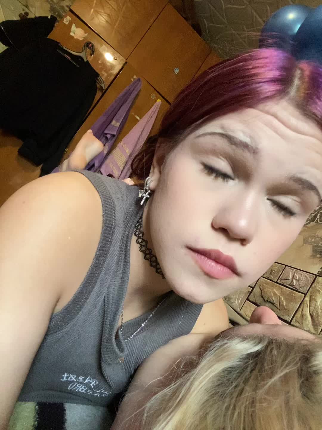 @v1kssa