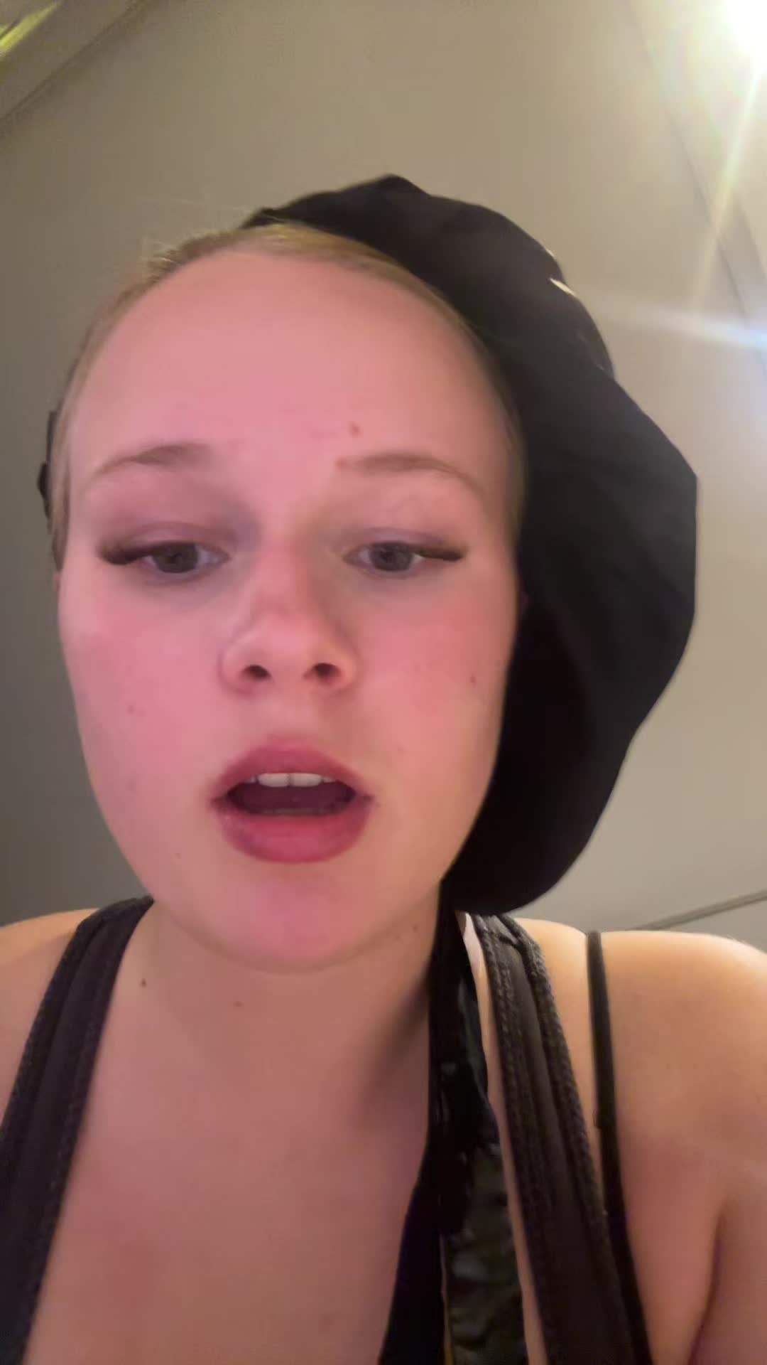@nicole