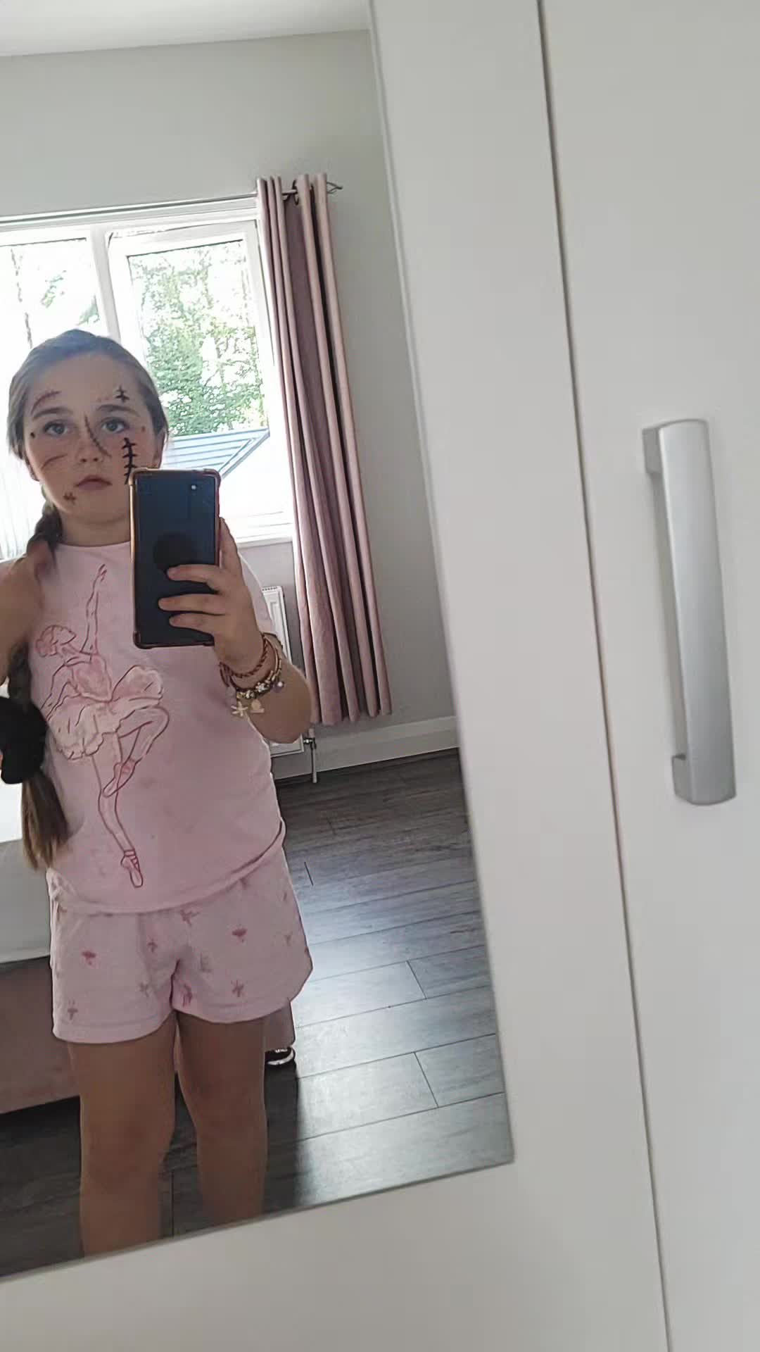 @Tiana x