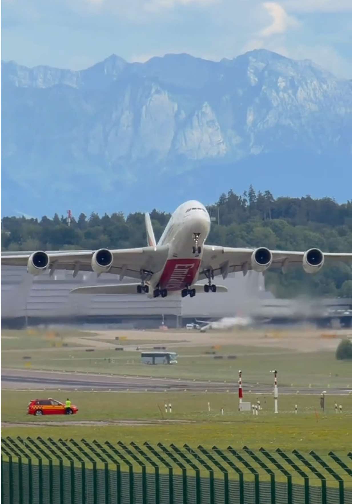 @ZRH_Airfieldmoments