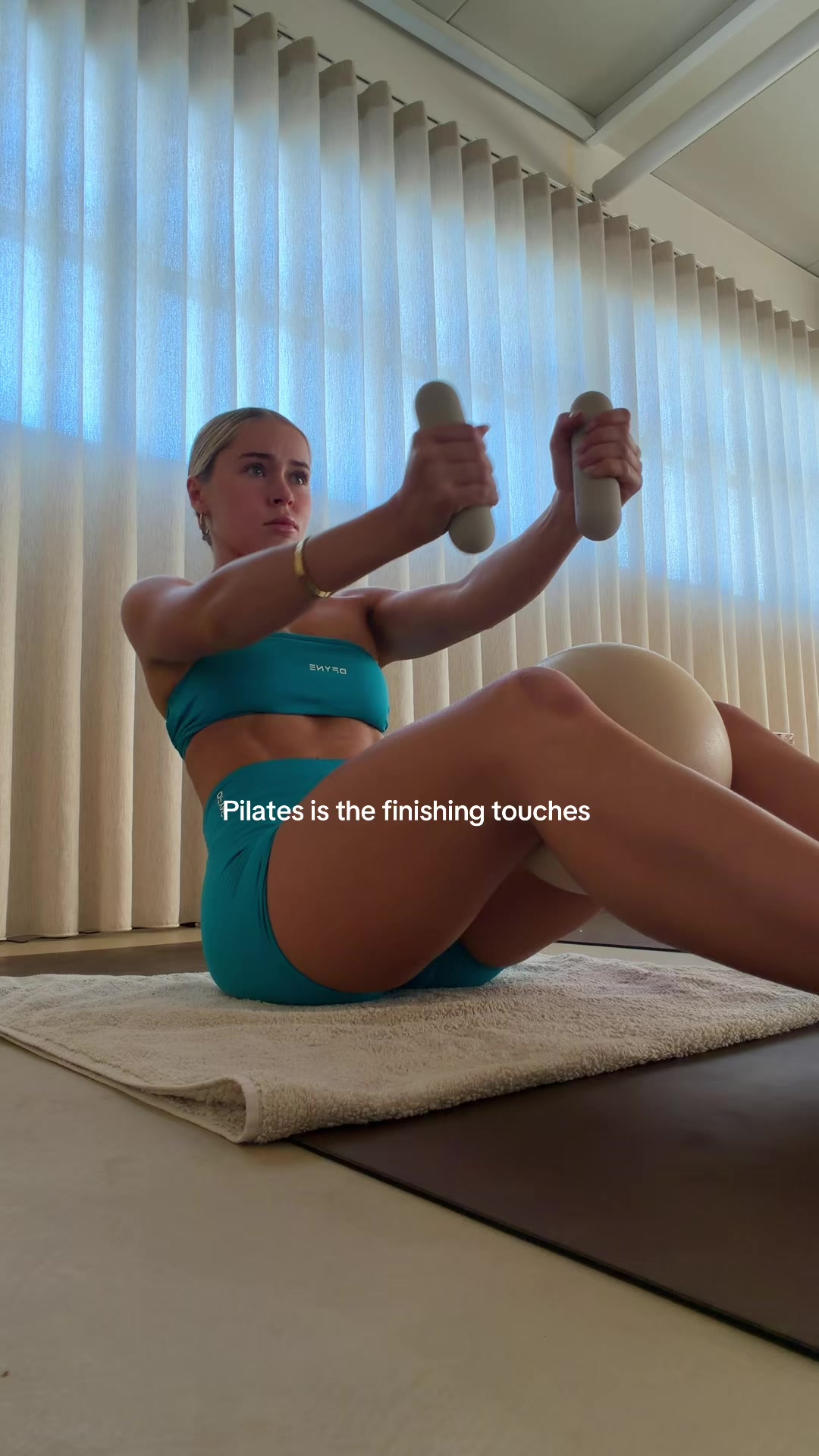 @hollieomearax