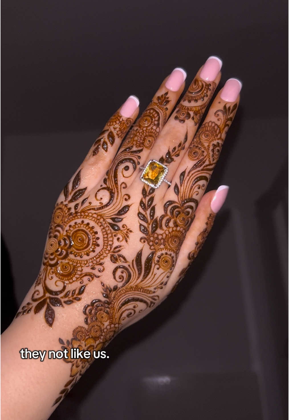 @BIRMINGHAM HENNA ARTIST