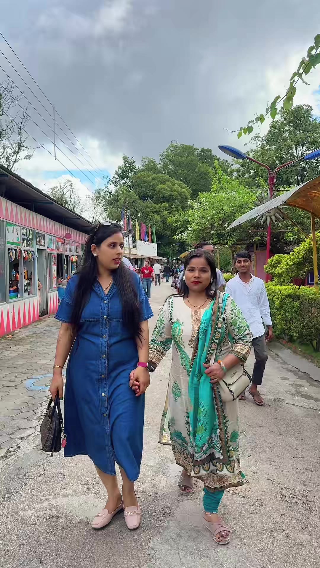 @Roshni Jaiswal