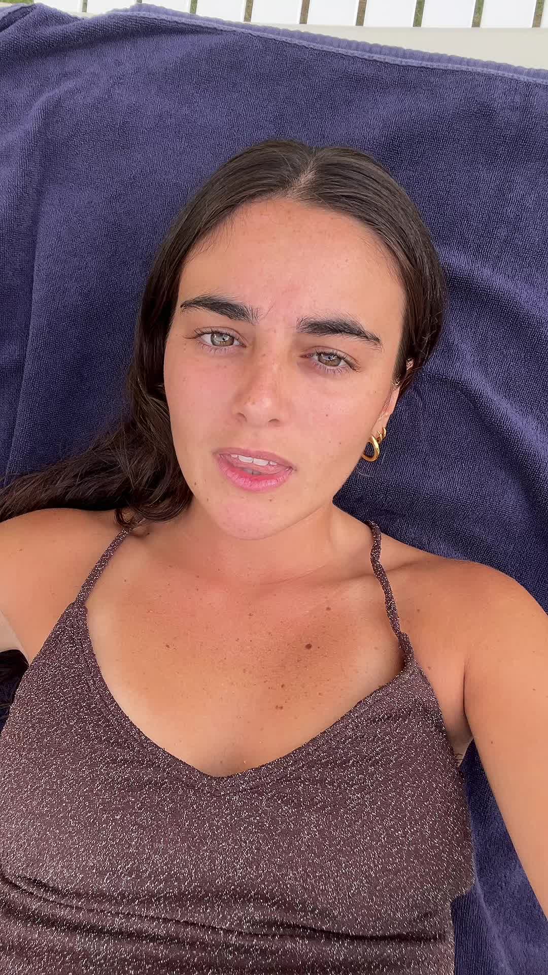 @elenaluugo