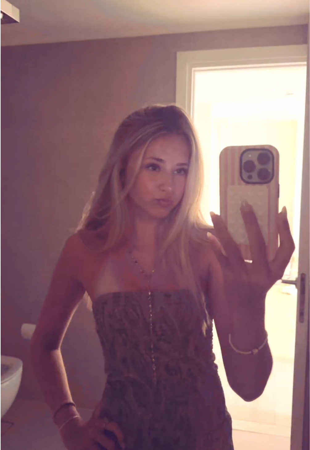 @𝐝𝐚𝐫𝐜𝐞𝐲