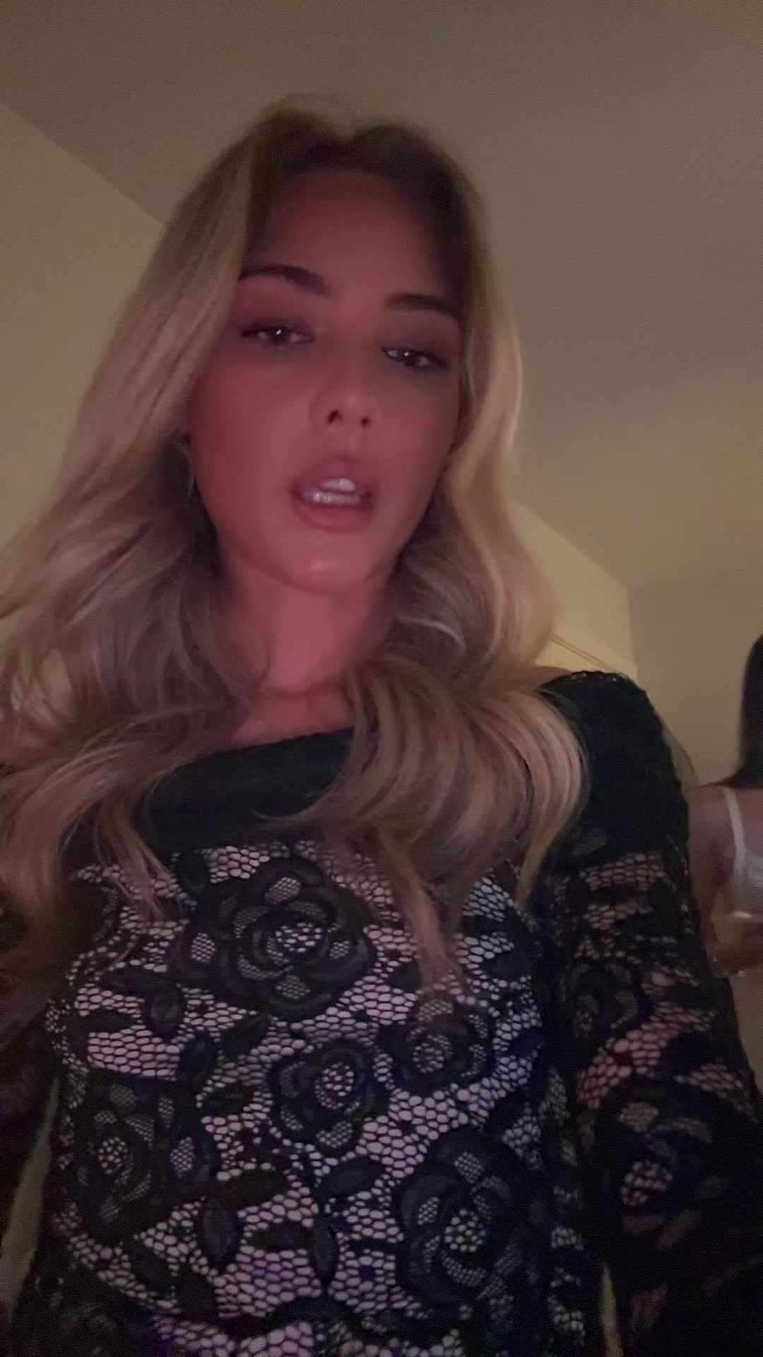 @⃟