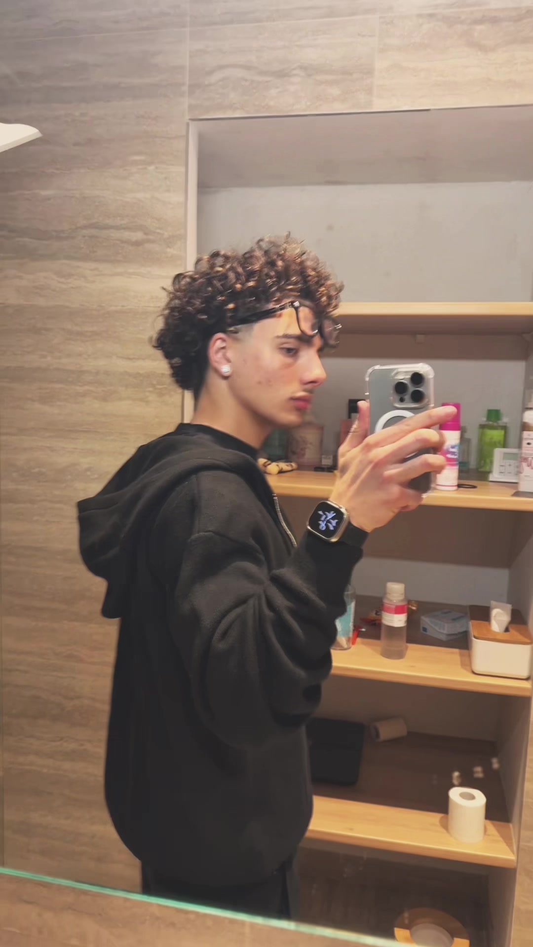 @𝗖&middot;𝗠𝗭𝗚