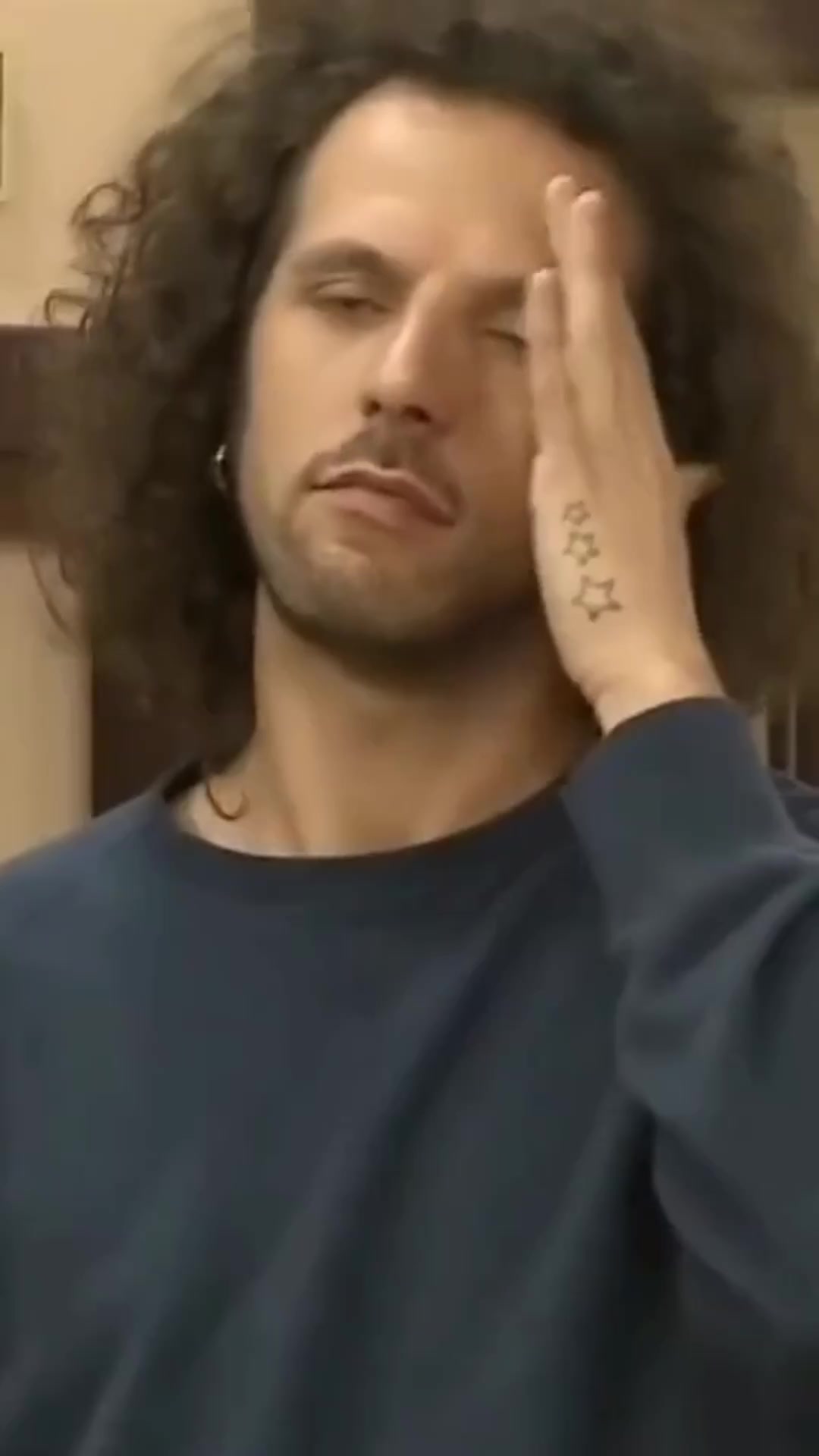@,