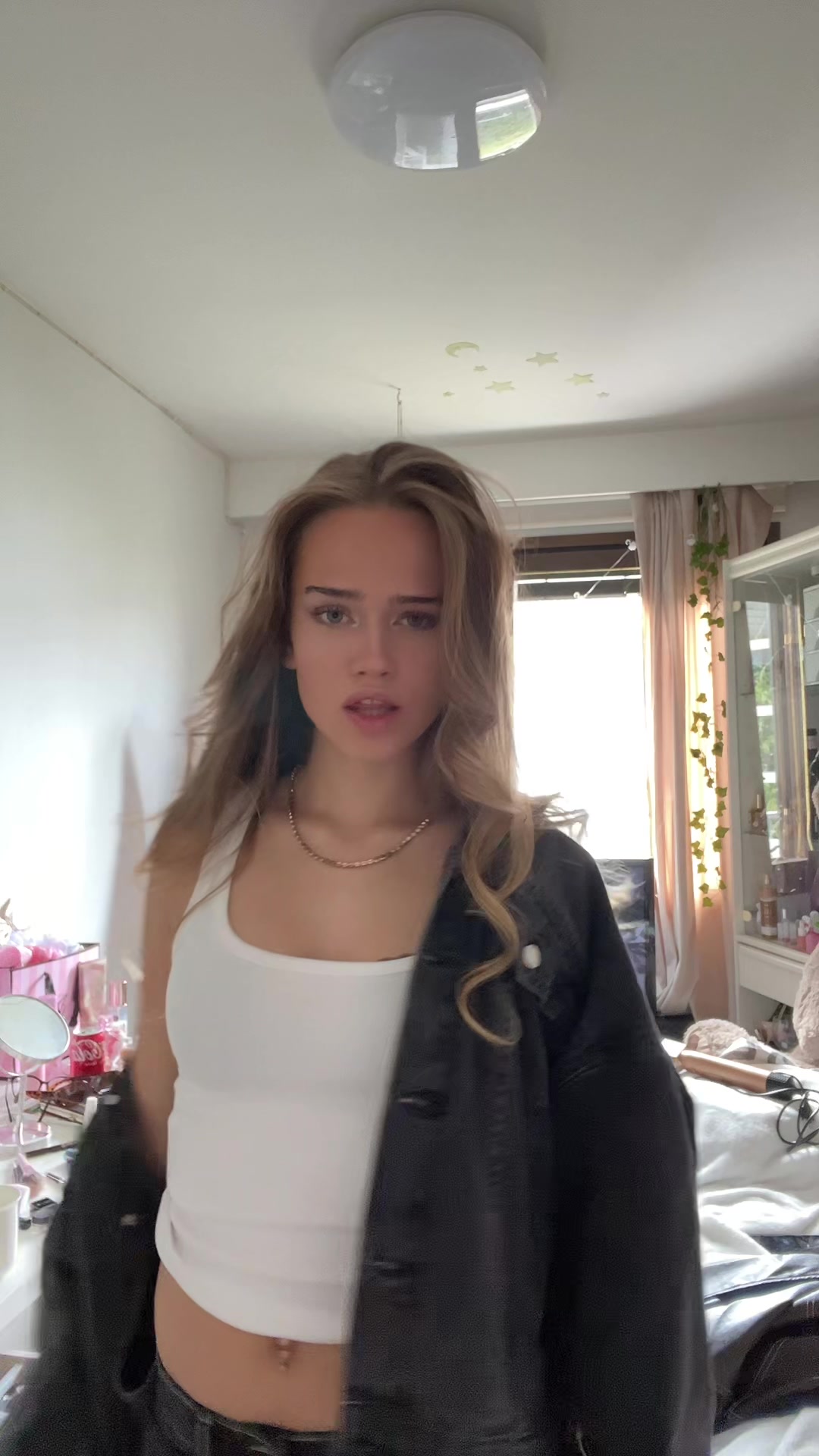 @nia