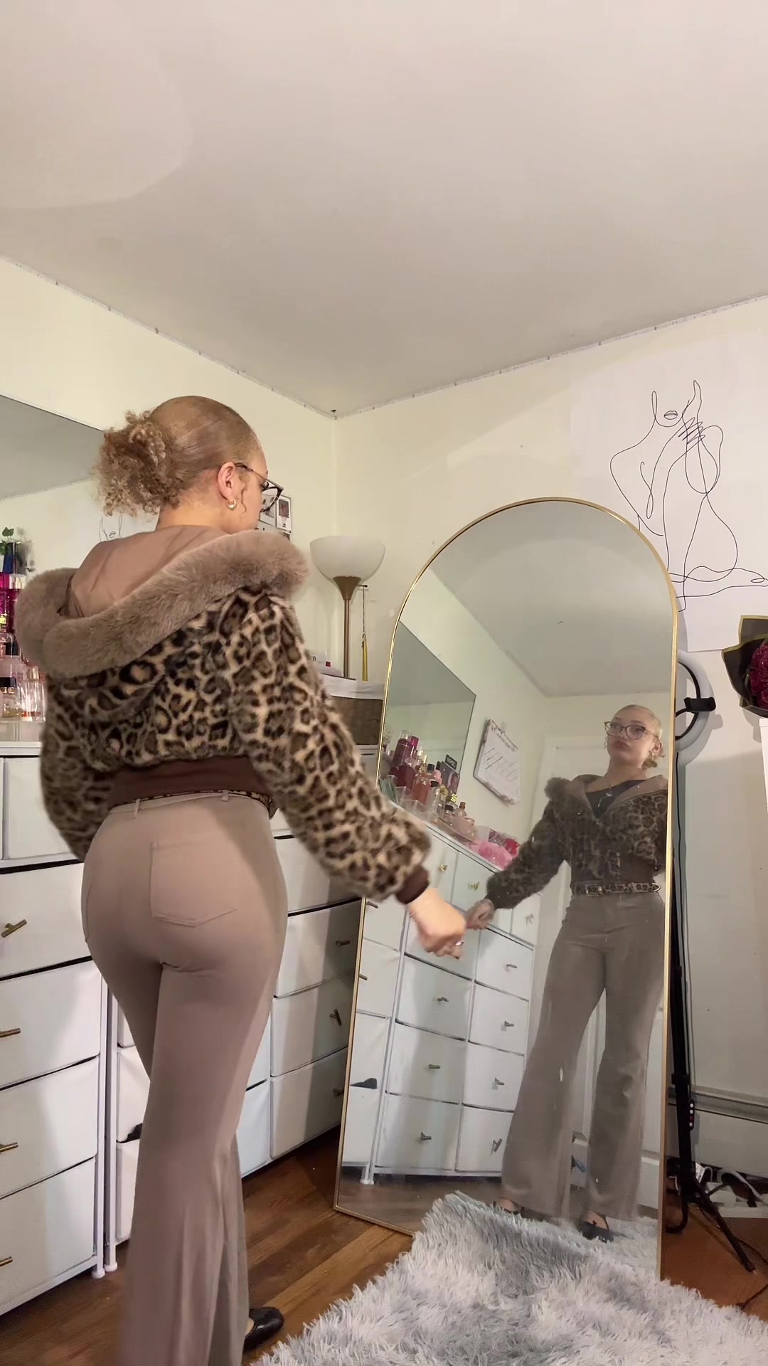 @👱🏽♀️
