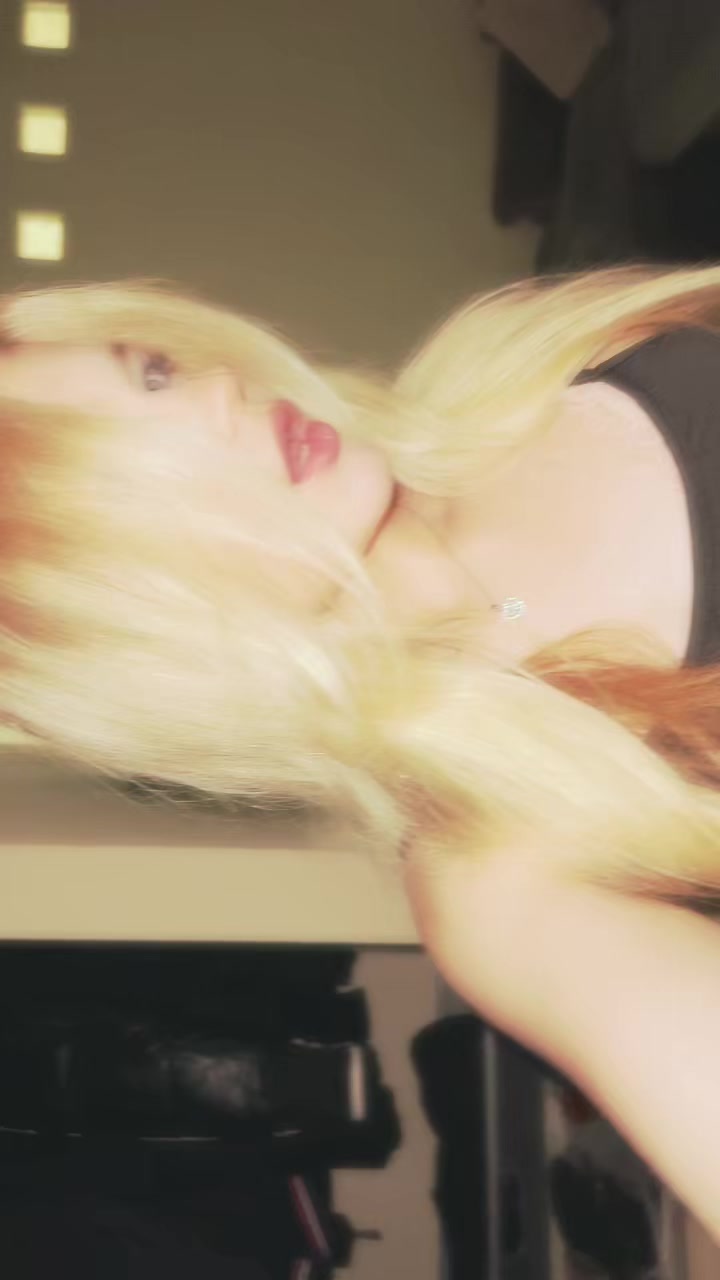 @blondinkaaaa