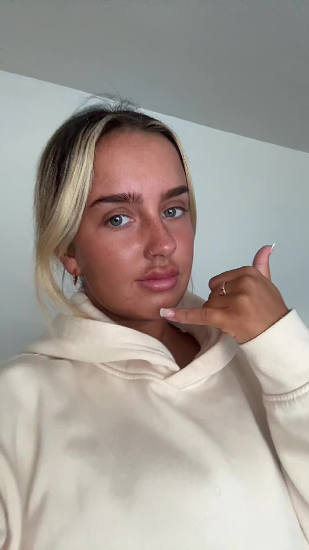 @daniellekelly