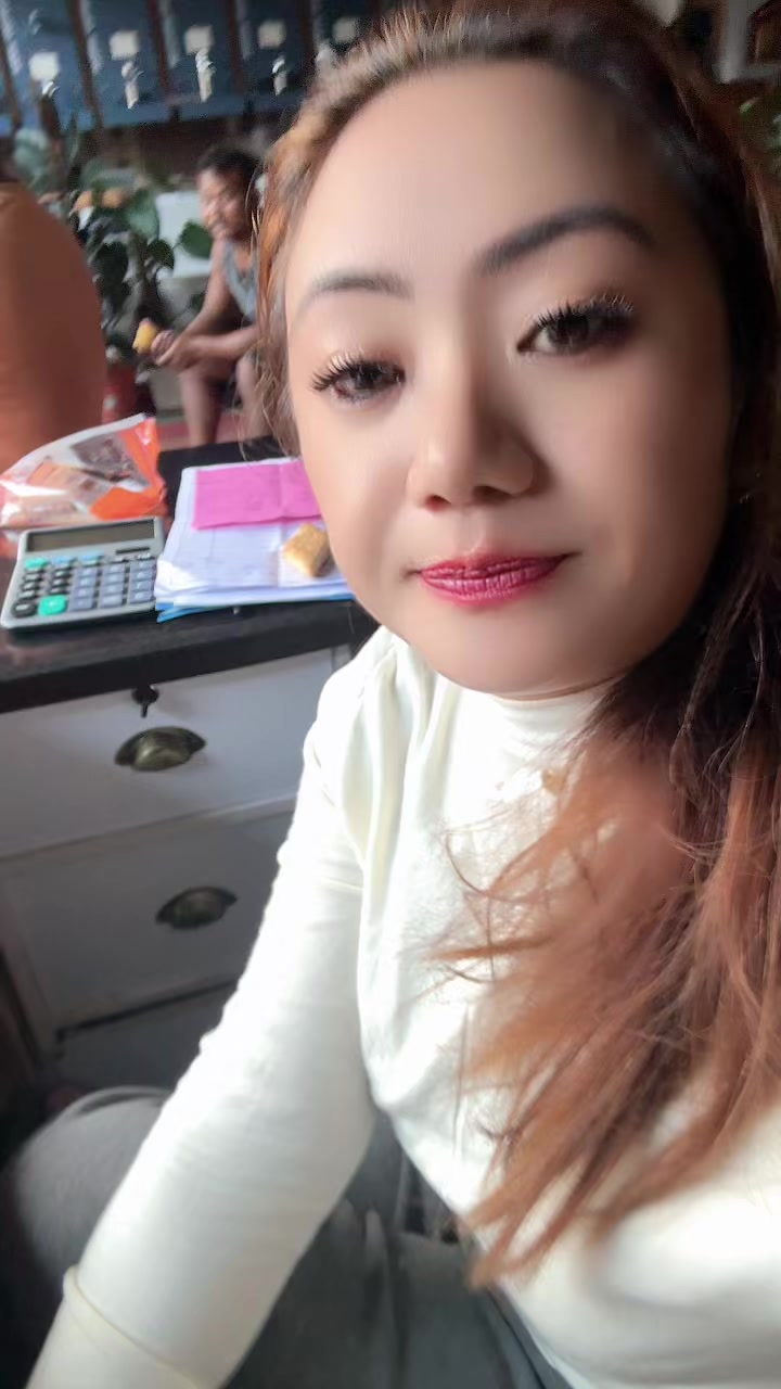 @Hira Maya Waiba