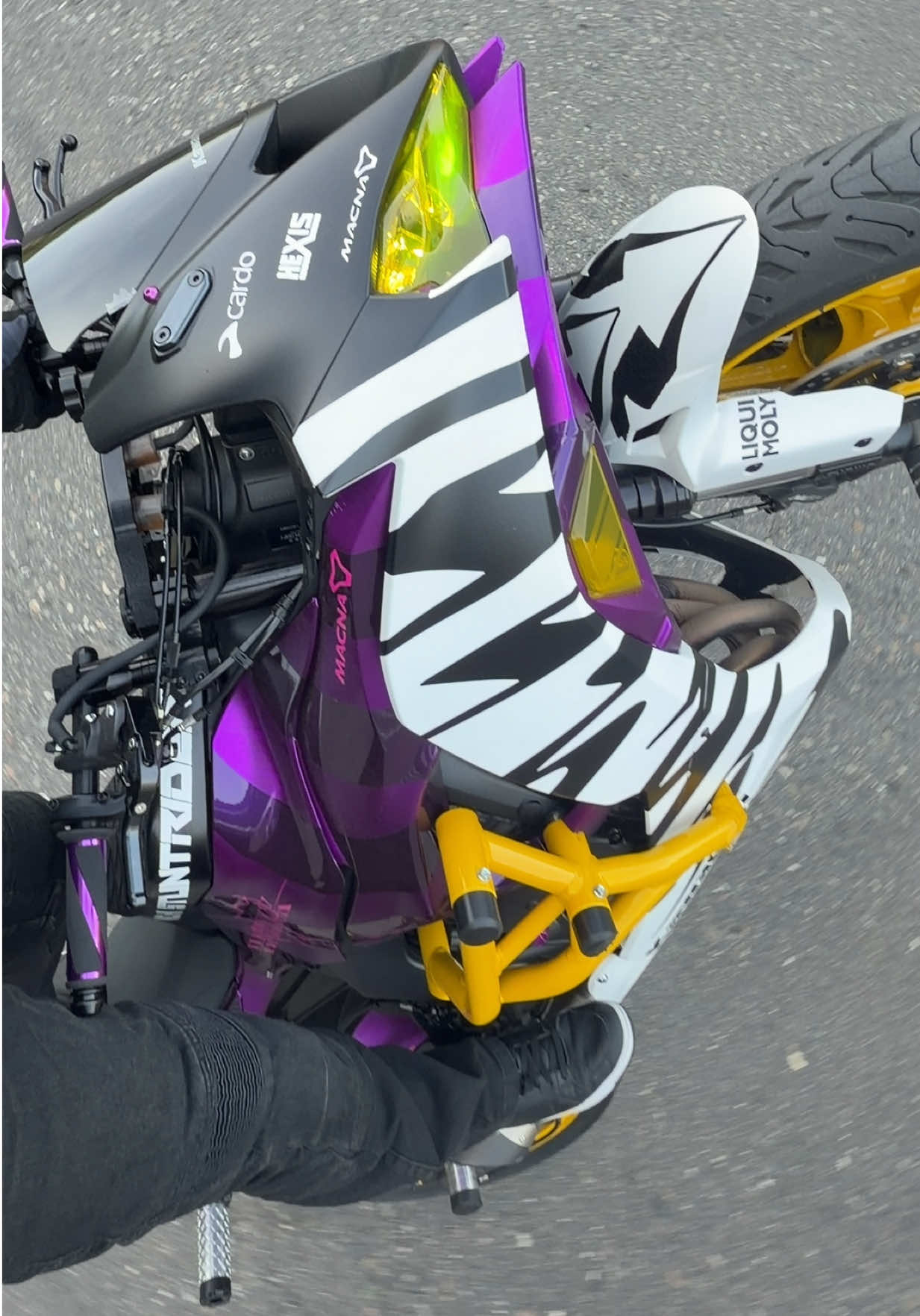 @Michi_stuntrider